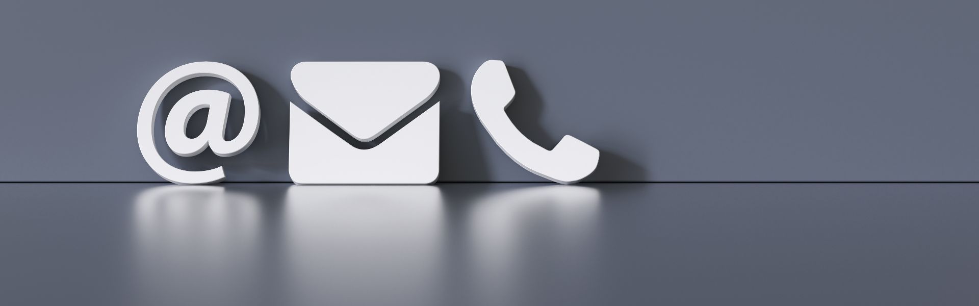 @-Symbol, Briefumschlag und Telefonhörer
