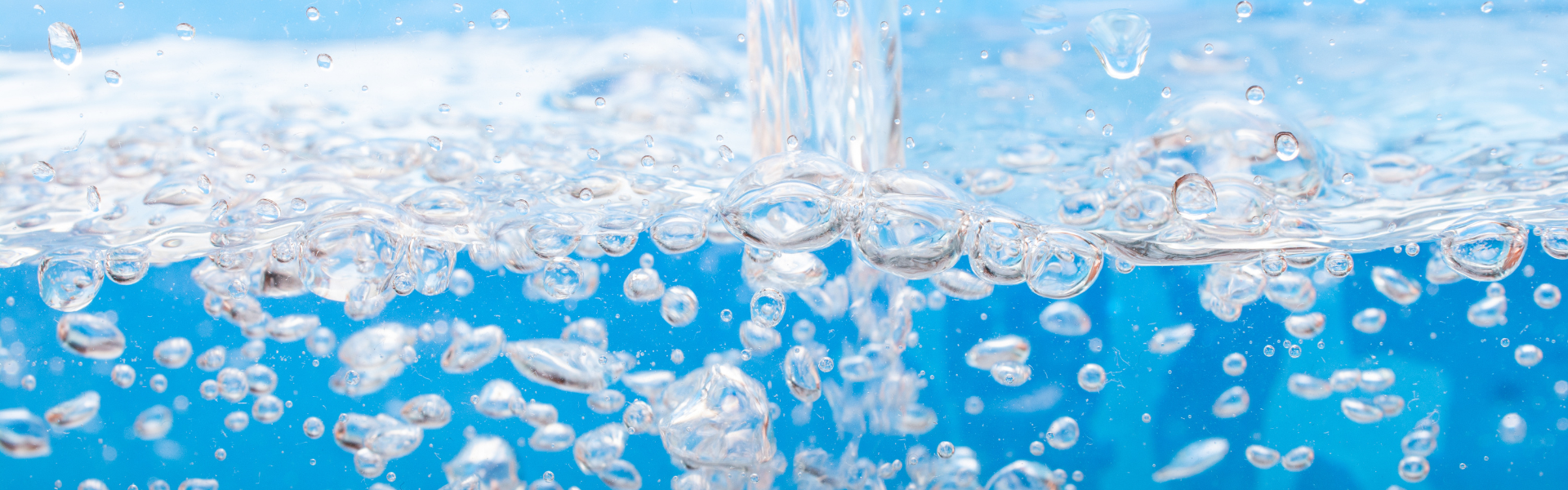 Wasser in Bewegung, sprudelnd